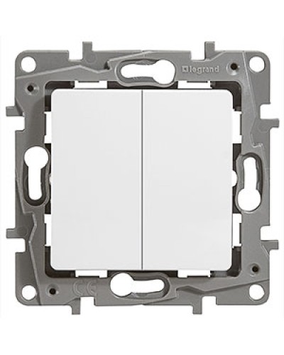 Выключатель двухклавишный 10 AX 250 В белый Etika Legrand 672202 в Нижнем Тагиле Аксессуары для кабель-канала Pintop.ru